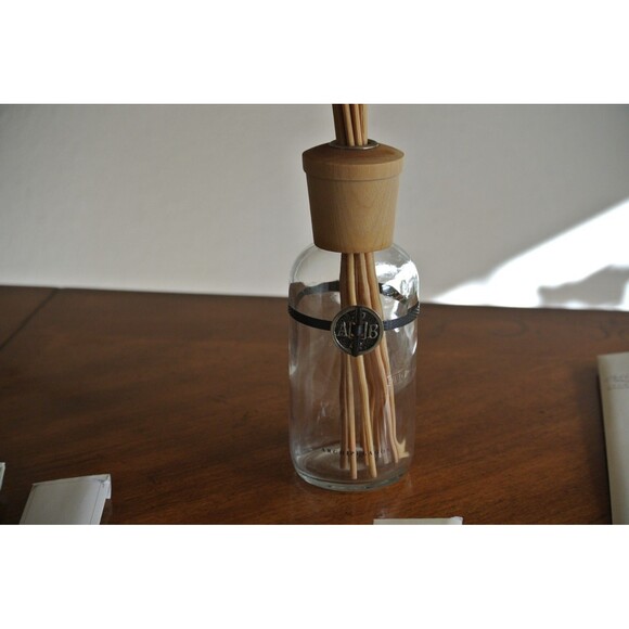 EMPTY Archipelago Home Fragrance Reed Diffuser With Over 150 Reeds Bella Casa - Picture 11 of 15